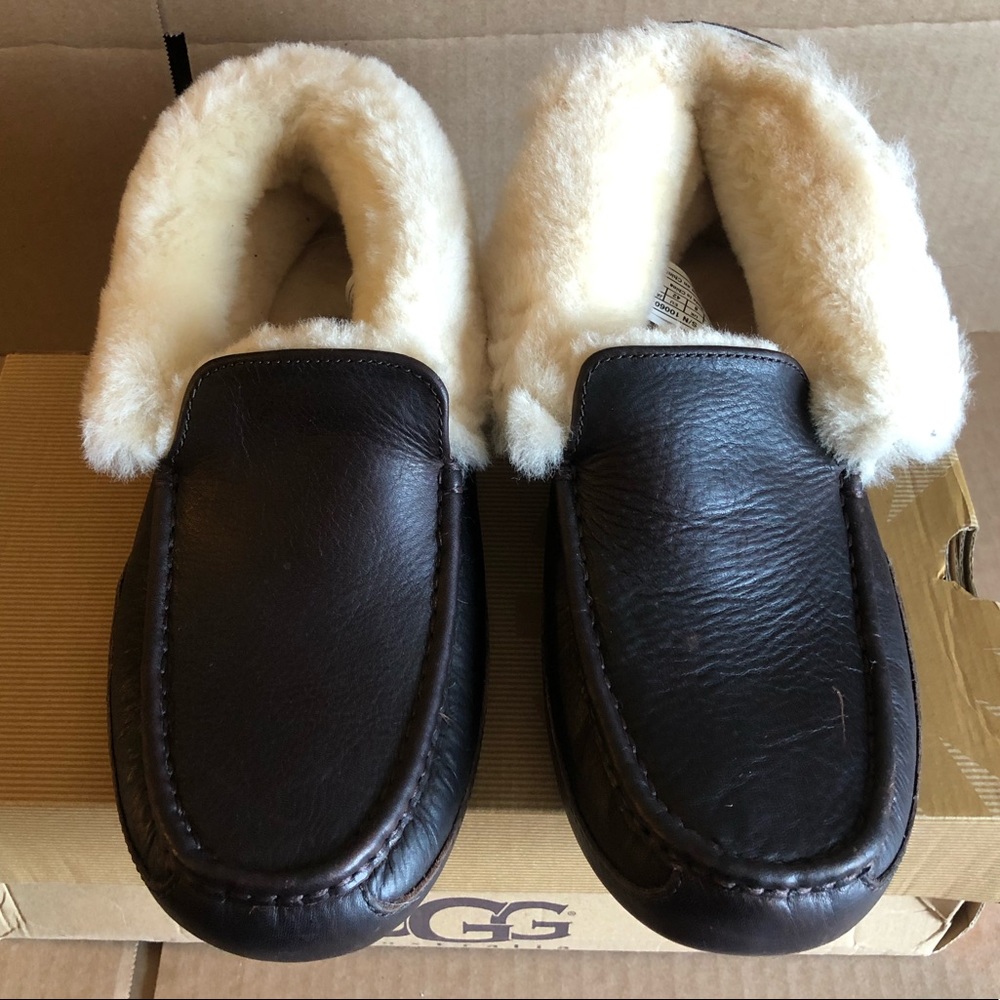 Ugg Australia slip on shoe